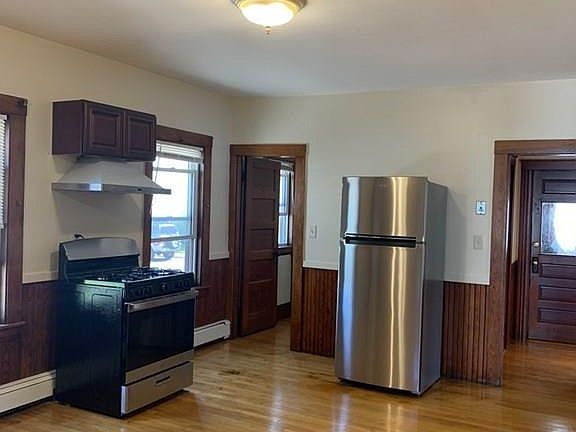 3rd image of 12 Saint Paul Ave APT 1