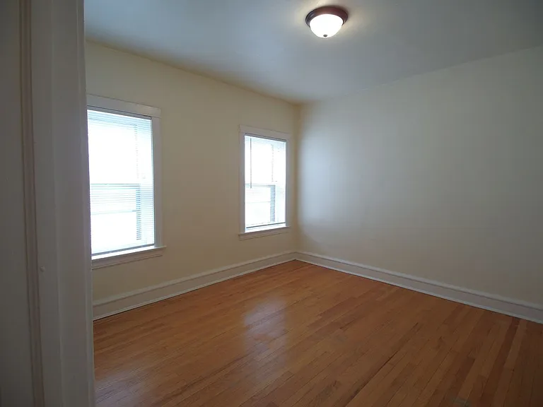 2563 N Farwell Ave — Photo 4