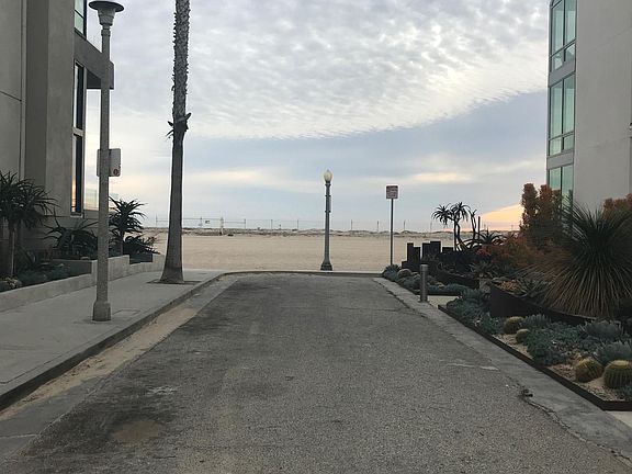 50' Walk to the Beach