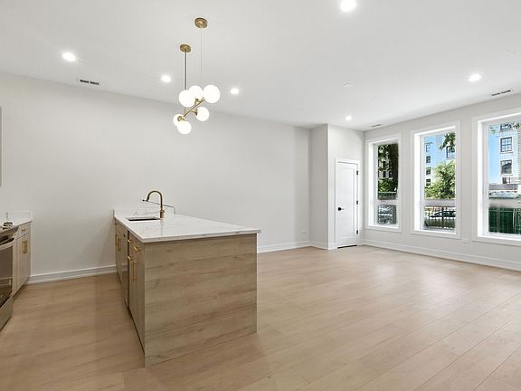 4th image of 4629 S Michigan Ave #1