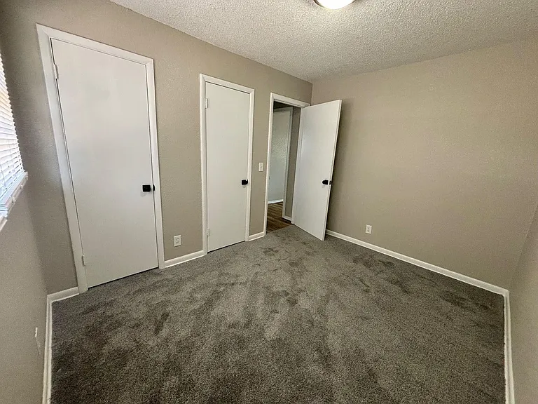 3308 S Saint Paul Ave — Photo 10