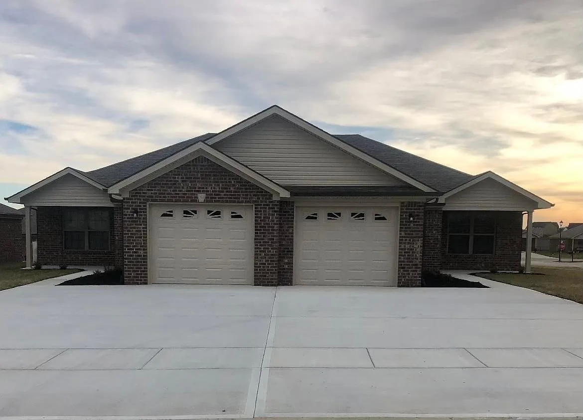 631 Cardinal Point — Photo 1