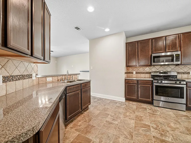 2415 Cloudy Bay Dr — Photo 8