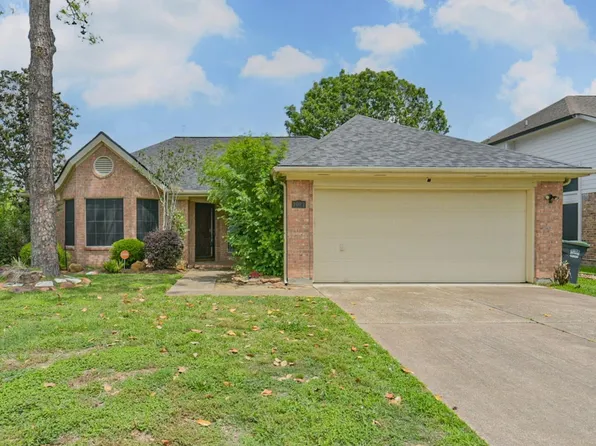 1021 N Sunset Dr, Pearland, TX 77581