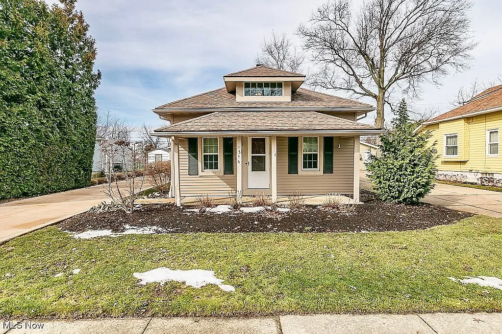 3 bed, 1327 sqft, $1,800 — Photo 1