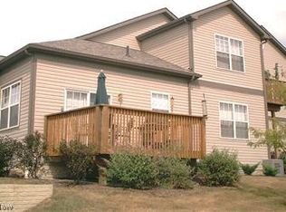 7267C Forest Cove Ln, Northfield, OH 44067