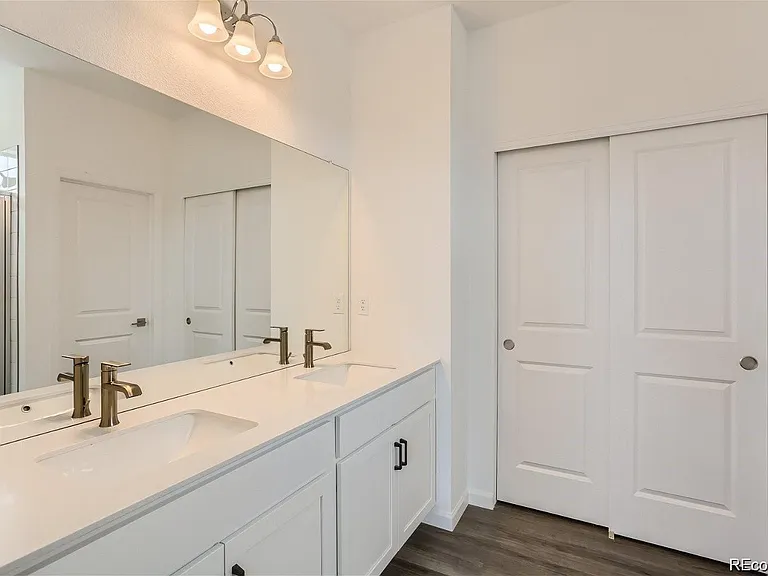 170 S Vandriver Way — Photo 9