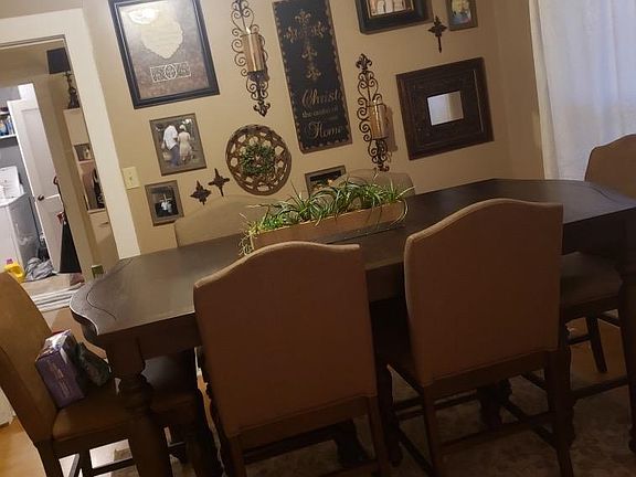 5th image of 301 Artesian St