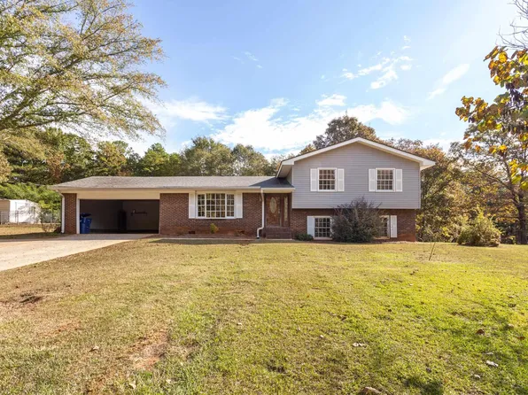 107 Castleberry Rd, Talladega, AL 35160
