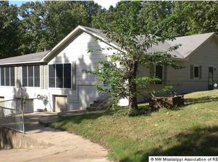115 Hickory Ln E, Sardis, MS 38666