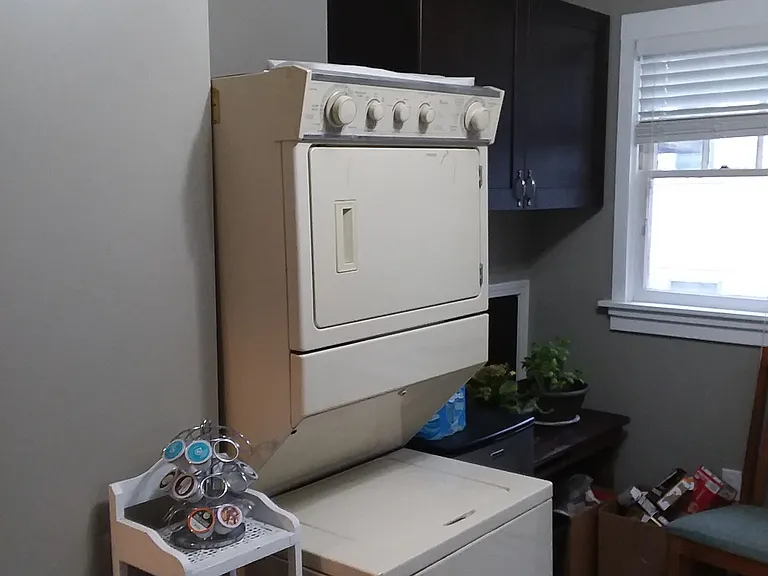 Washer/Dryer in kitchen