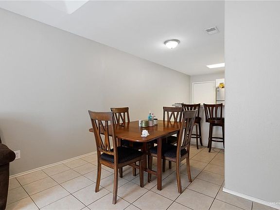 5th image of 1301 W Carmen Ave