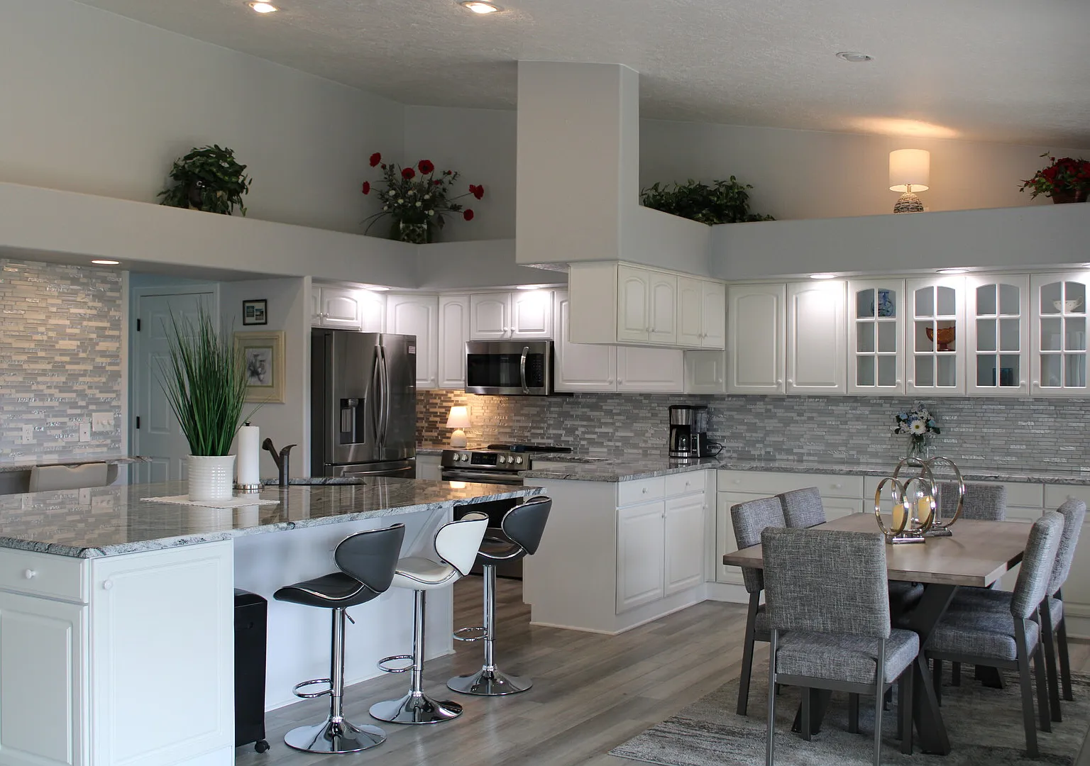 Beautiful and modern townhome close to medical centers — Photo 1