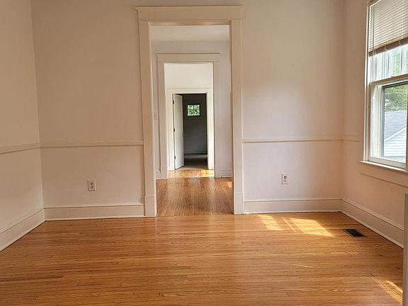 4th image of 113 W Mason Ave