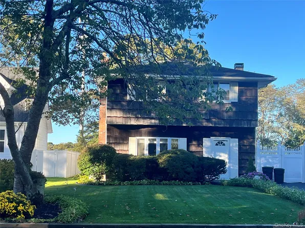 242 Madison Street, Mastic Beach, NY 11951