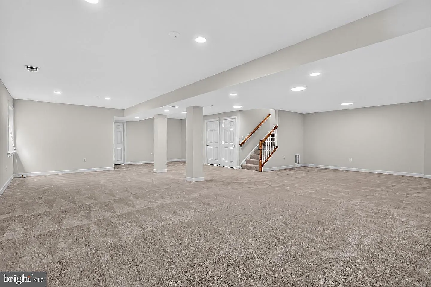 5 bed, 3.5 bath, 4548 sqft, $4,250 — Photo 3