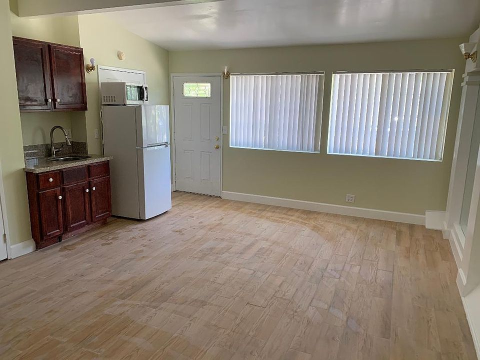 1st image of 5927 Manton Ave #2