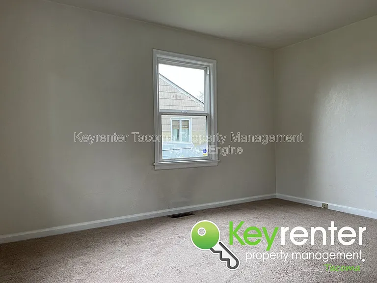 4816 E G St — Photo 16
