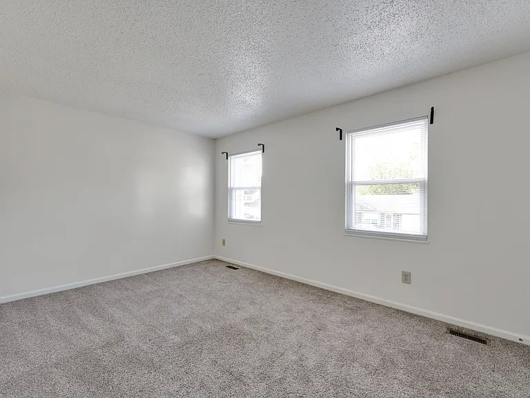 1132 Clear Springs Rd — Photo 7
