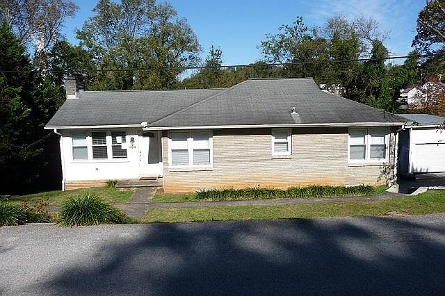 1st image of 824 Sargent Dr