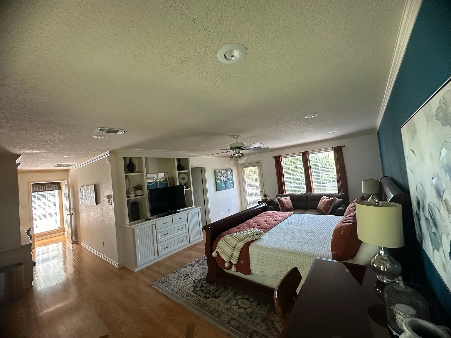 3 bed, 1800 sqft, $2,700 — Photo 4