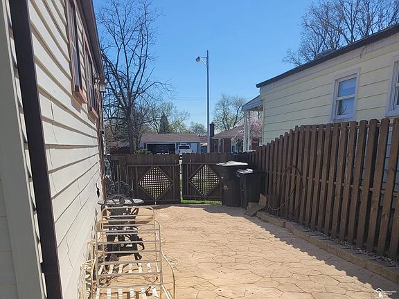 4th image of 18082 Ray St