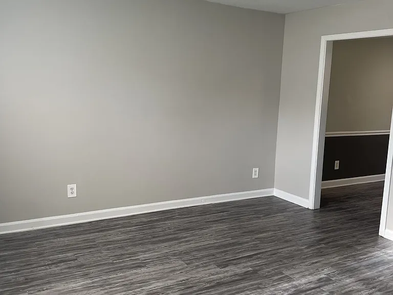 501 Greenbriar Rd — Photo 5