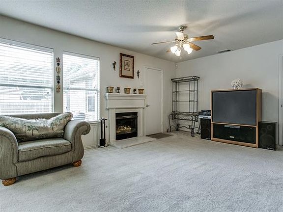 4th image of 812 Cedarwood Dr
