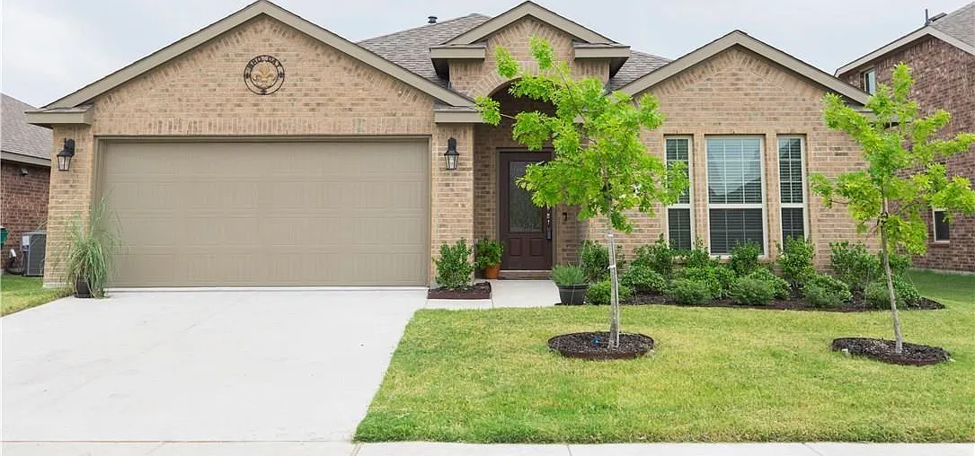 3 bed, 1860 sqft, $2,100 — Photo 1