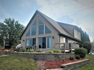 2368 Longtail Beach Ln, Suamico, WI 54173