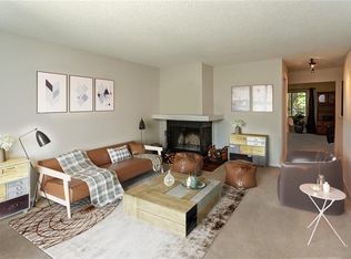 8212 Greenbelt Dr, Urbandale, IA 50322