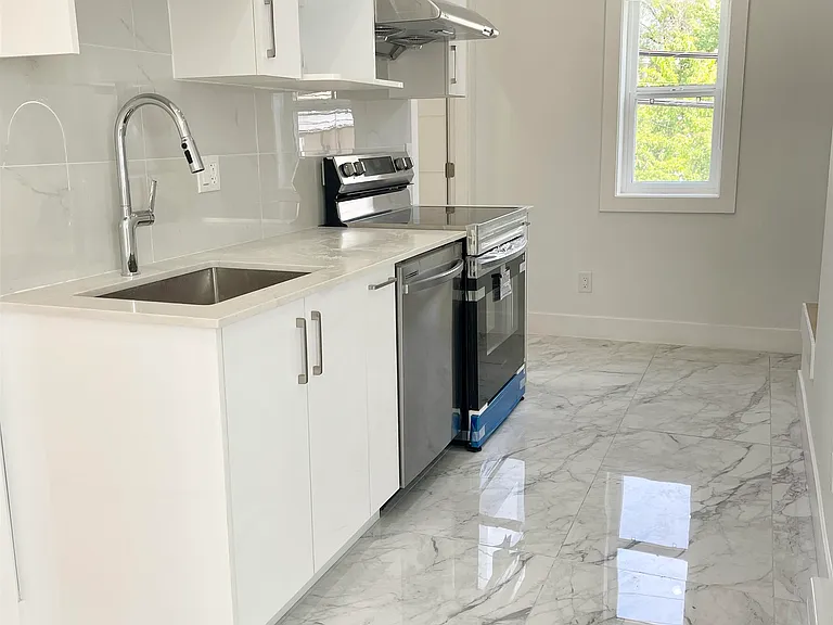6560 Fleming St #B1 — Photo 1