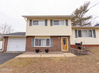 5 Atlanta Dr, Jackson, NJ