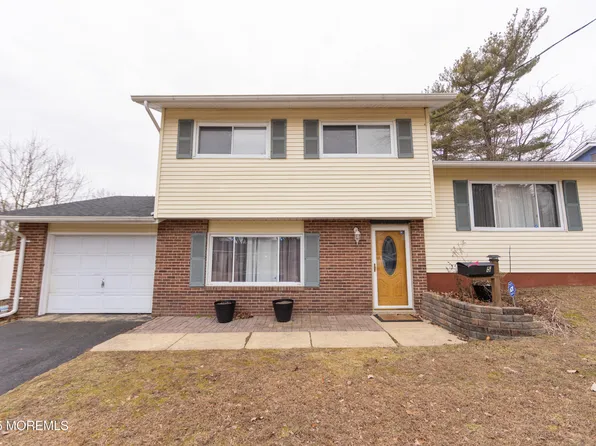 5 Atlanta Drive, Jackson, NJ 08527