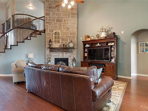 2nd image of 9704 Makiposa Ln