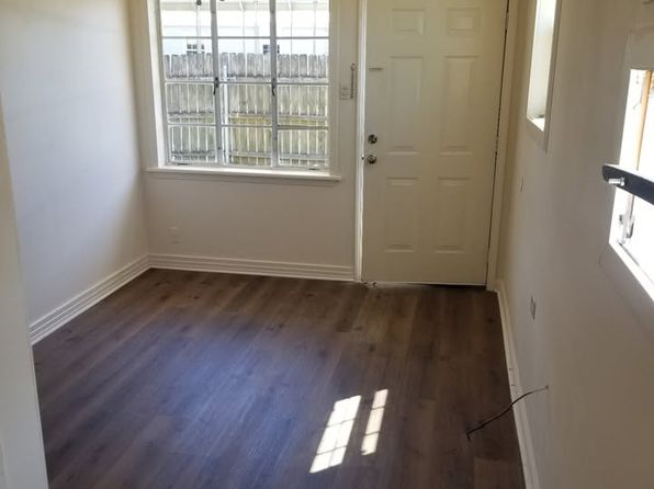 112 Singleton St