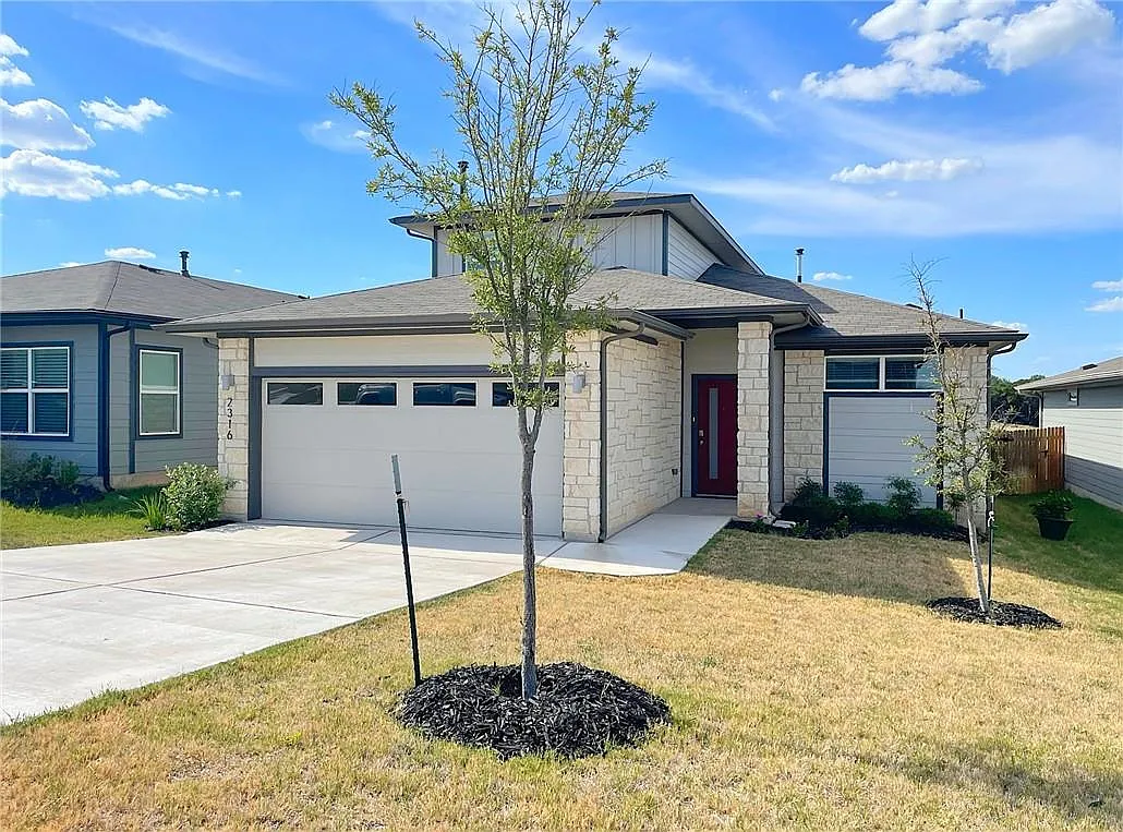 4 bed, 3.0 bath, 2320 sqft, $2,495 — Photo 1