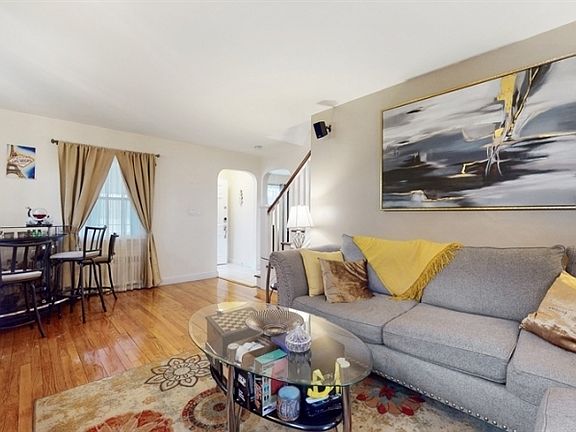 3rd image of 178 N Livingston Ave
