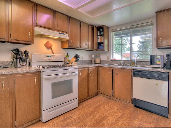 2nd image of 3727 170th St SW