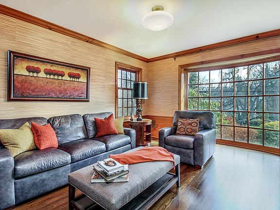 5th image of 31 Bonnie Briar Ln
