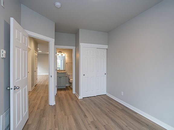 5th image of 630 N Trafton St APT D