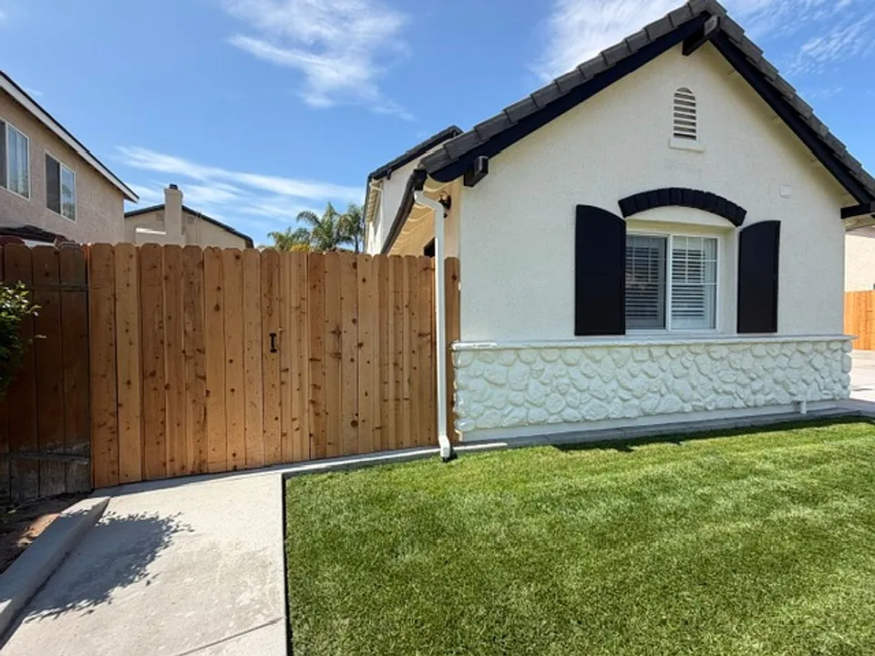 2723 Niverth Casita