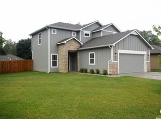 205 Kaw Ct, Lawrence, KS 66044