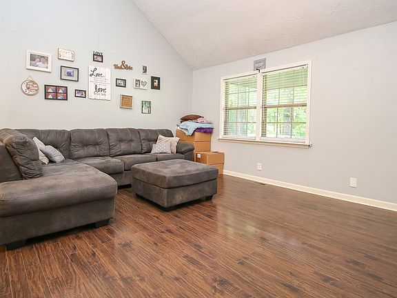 4th image of 3190 Pleasant Valley Rd
