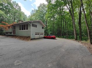 35 Weatherwood Rd, Amherst, MA 01002