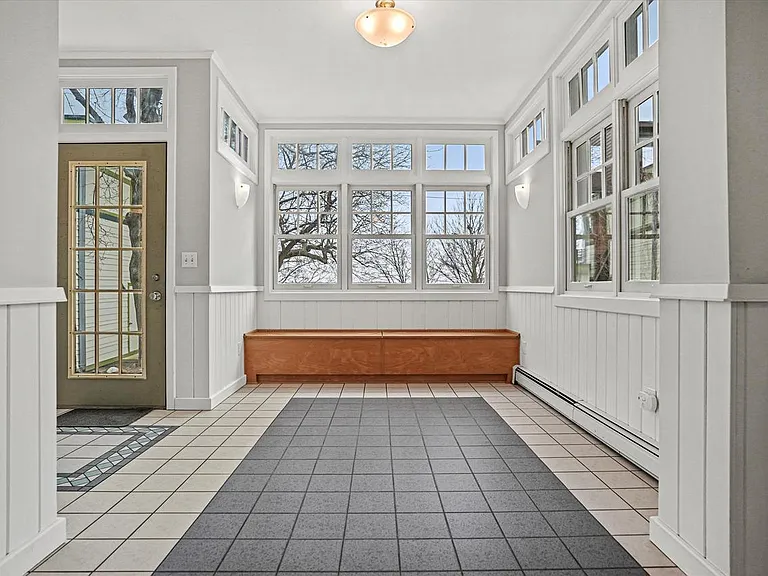 Lake-facing entry and dining area