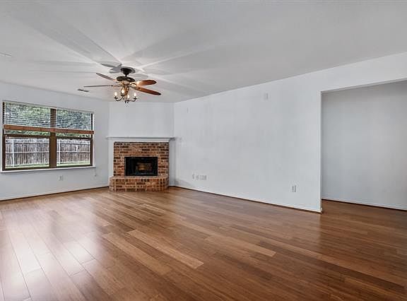 4th image of 5021 Meridian Ln