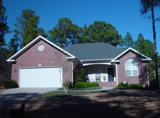 150 Lake View Dr E, Pinehurst, NC 28374
