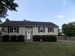 8027 Kittrell Ln, Ooltewah, TN 37363