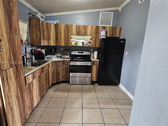 4th image of 2726 NW 5th St